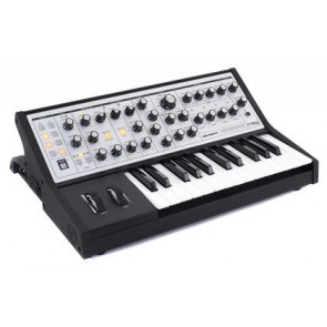 Синтезатор аналоговый MOOG SUB PHATTY