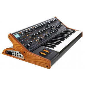 Аналоговый синтезатор MOOG SUBSEQUENT 37