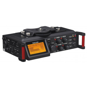 Портативный аудио рекордер TASCAM DR-70D