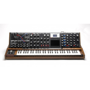 Монофонический аналоговый синтезатор MOOG Minimoog Voyager XL