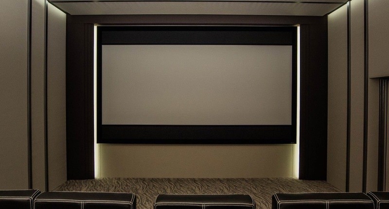Моторизованная система экранных каше для домашних кинотеатров от Seymour-Screen Excellence 
