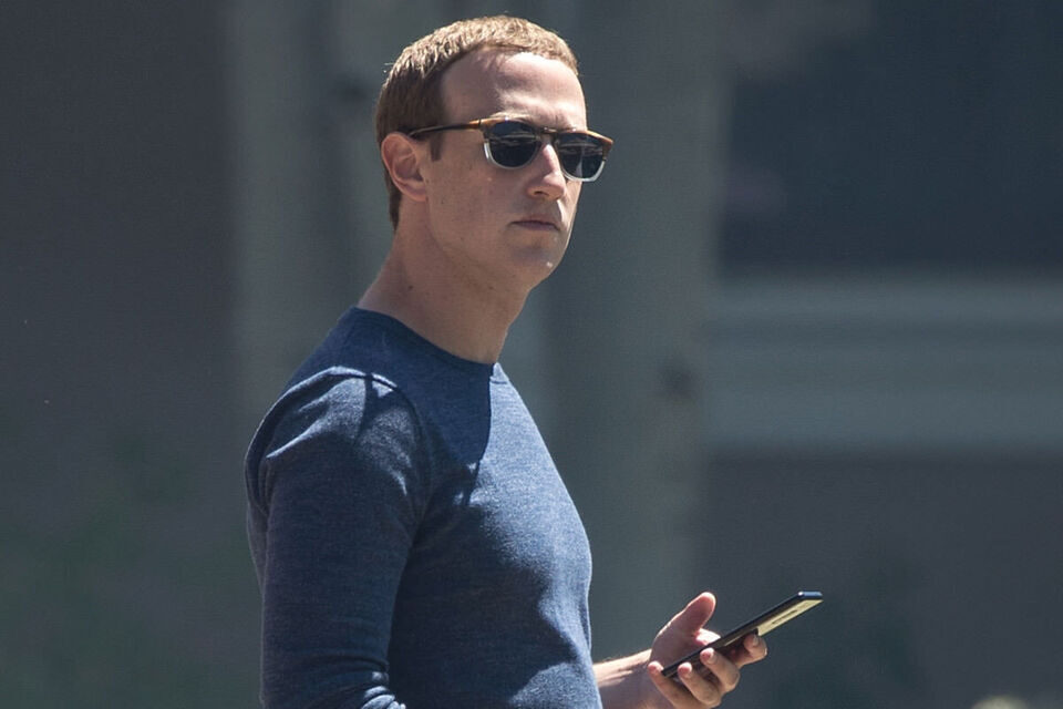 Наступним смарт-продуктом Facebook стануть створені спільно з Ray-Ban AR-окуляри